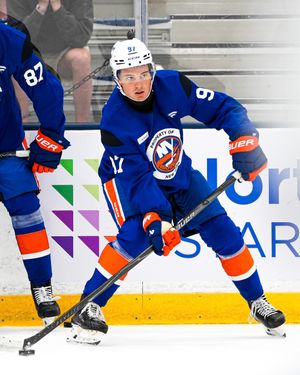 Image post by @nyislanders on Instagram