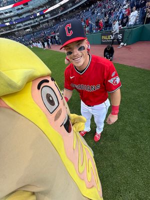 Image post by @CleHotDogs on Twitter