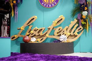 Image post by @LASparks on Twitter/X
