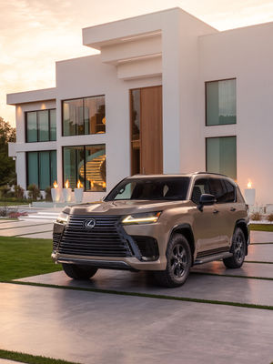 Image post by @discoverlexus on Instagram