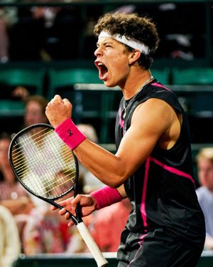 Image post by @mensclaycourt on Instagram