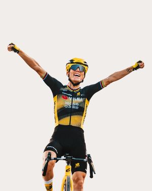 Image post by @letourfemmes on Instagram