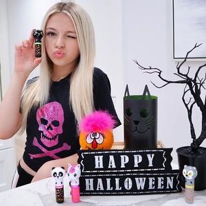 Image post by @lipsmackerbrand on Instagram