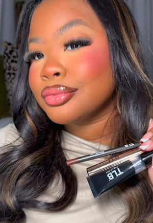 Video post by @thelipbar on TikTok