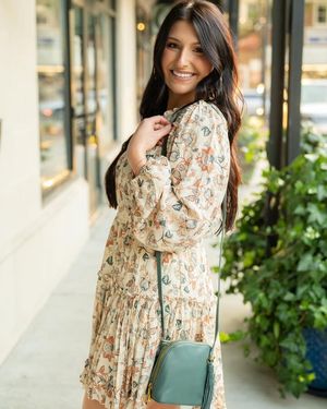 Image post by @shopleetracy on Facebook