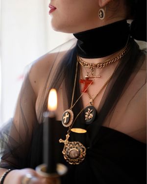 Image post by @maejeanvintage on Instagram