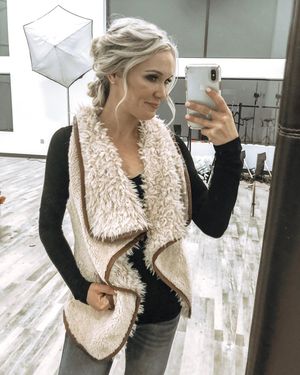 Image post by @shopfillyflair on Instagram