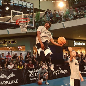 Image post by @iamtheroyalguard on Instagram