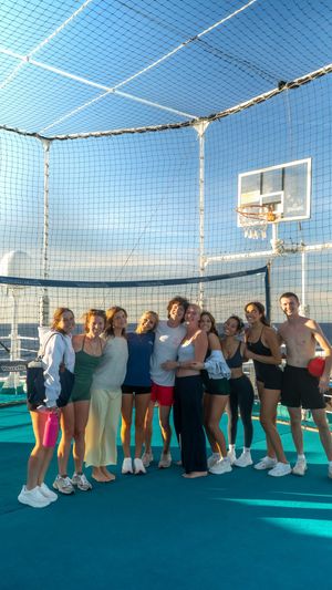 Image post by @semesteratsea on Instagram