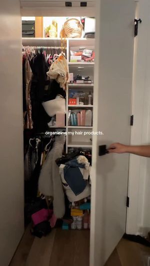 Video post by @enashaolivia on Facebook