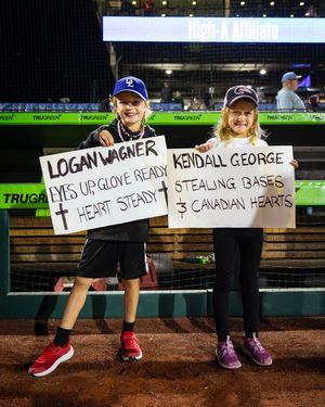 Image post by @greatlakesloons on Instagram