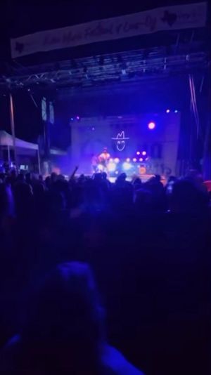 Video post by @nikomoon on Instagram