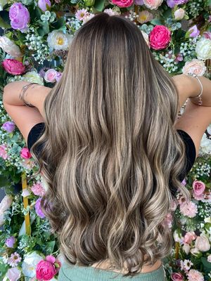 Image post by @enjoyhairstyling.aalen on Instagram