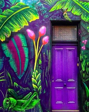 Image post by @loralyee on Instagram