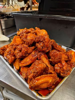 Image post by @wingnutzbarandgrill on Instagram