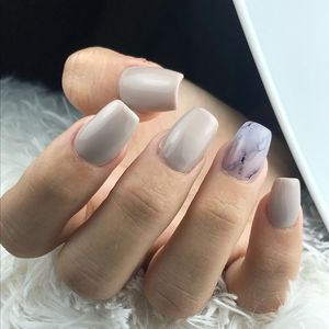 Image post by @nestanails on Instagram