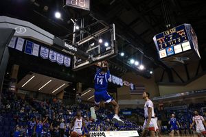 Image post by @UNCAvlMBB on Twitter