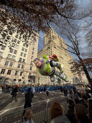 Image post by @34thStNYC on Twitter