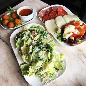 Image post by @cafedip on Instagram