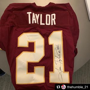 Image post by @commanders on Instagram