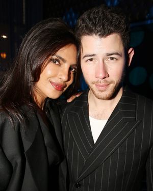Image post by @enews on Instagram