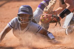 Image post by @UCASoftball on Twitter