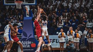 Image post by @StonyBrookMBB on Twitter