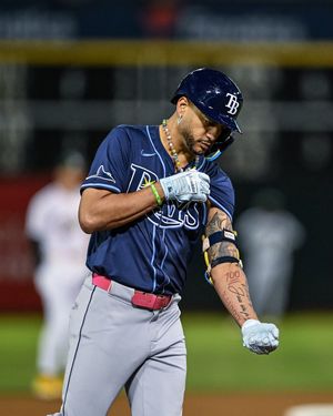 Image post by @raysbeisbol on Instagram