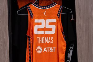 Image post by @ConnecticutSun on Twitter