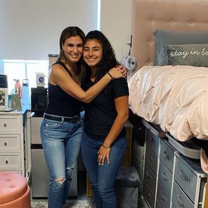 Image post by @lisavalastro4 on Instagram