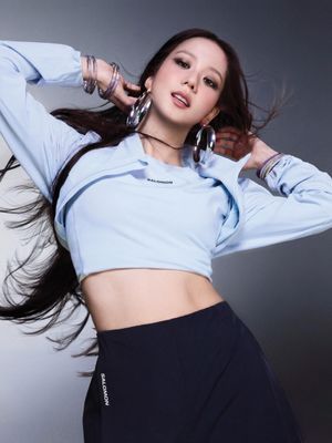 Image post by @ellemenhk on Instagram