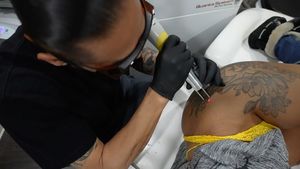 Video post by @skindesigntattoos on Instagram