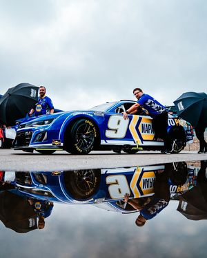 Image post by @teamhendrick on Instagram