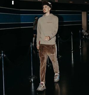 Image post by @melo on Instagram