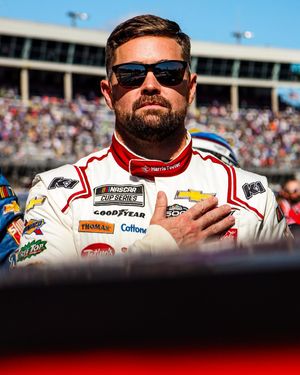 Image post by @stenhousejr on Instagram
