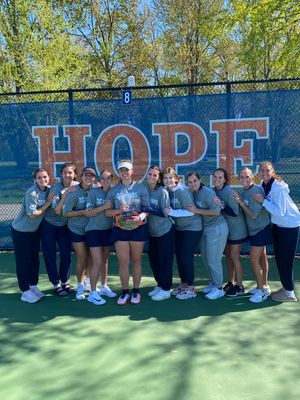 Image post by @hopecollege10s on Instagram