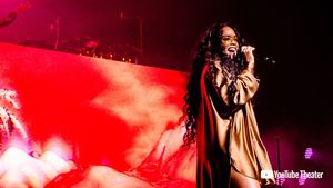 Image post by @youtubetheater on Twitter