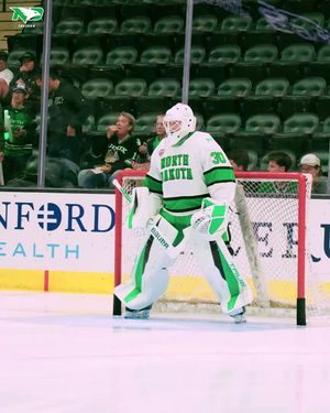 Image post by @undmhockey on Instagram