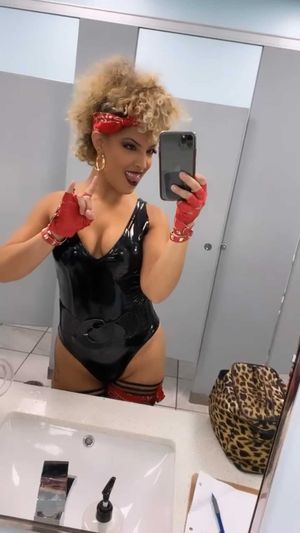Video post by @therealmisskerr on Instagram