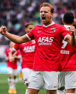 Image post by @azalkmaar on Instagram