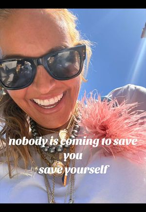 Video post by @shop.with.caroline on TikTok