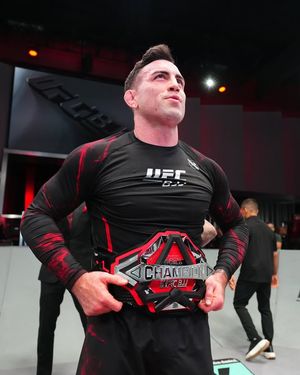 Image post by @ufcbjjofficial on Facebook