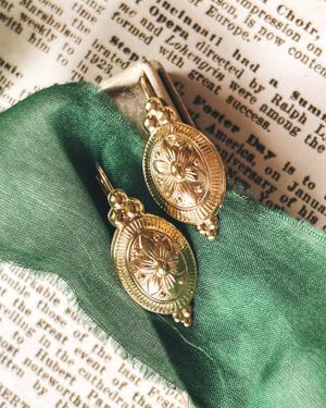 Image post by @maejeanvintage on Instagram