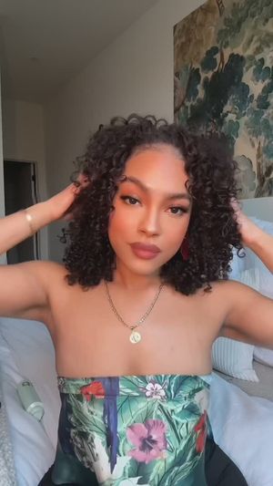 Video post by @enashaolivia on Facebook