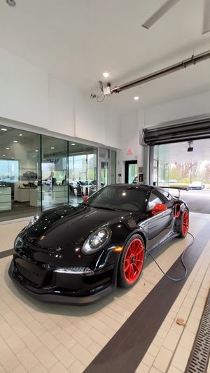 Video post by @porscheexchange on Instagram