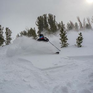 Image post by @uscskiandsnowboard on Instagram