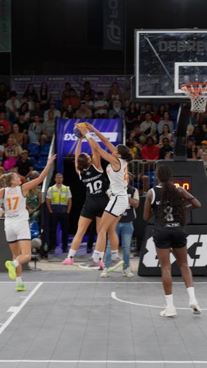 Video post by @fiba3x3w on Instagram