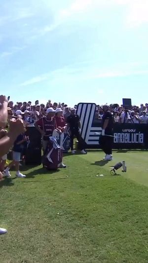 Video post by @livgolfleagueofficial on Facebook