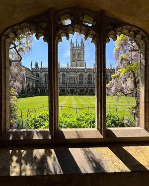 Image post by @oxford_uni on Instagram