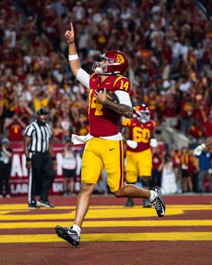 Image post by @uscfb on Instagram